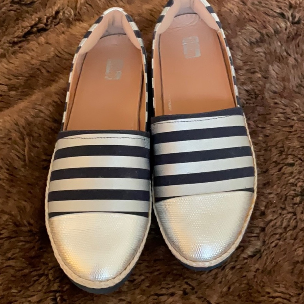 FITFLOP DAHLIA NAVY SILVER shoes rope accent loafer Made for comfort and style